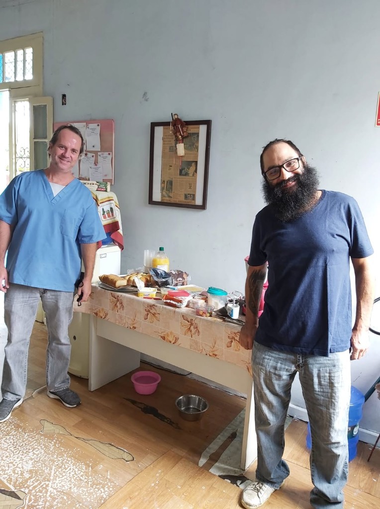 Dr. Saulo em ação no trabalho social da ONG Defesa da Vida Animal